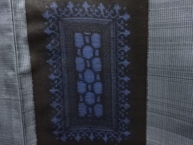 アンティーク　更紗模様織り出し本場村山泥大島紬着物